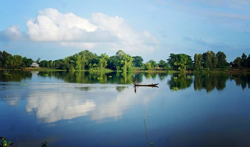 Những điểm đến lý tưởng ngắm miền Tây mùa nước nổi - 2 Cảnh quan Búng Bình Thiên rất thoáng đãng, gió lộng tứ bề. (Ảnh: nguoimientay)