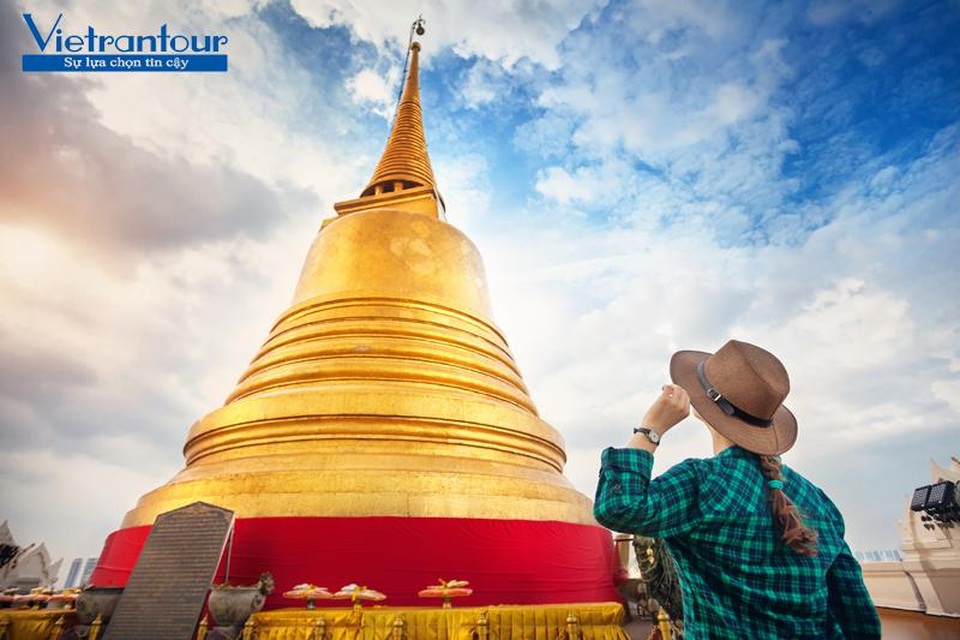Vì sao tuyệt đối không nên đi Thái Lan? - 3 Chùa Núi Vàng – Nơi linh thiêng bậc nhất Bangkok