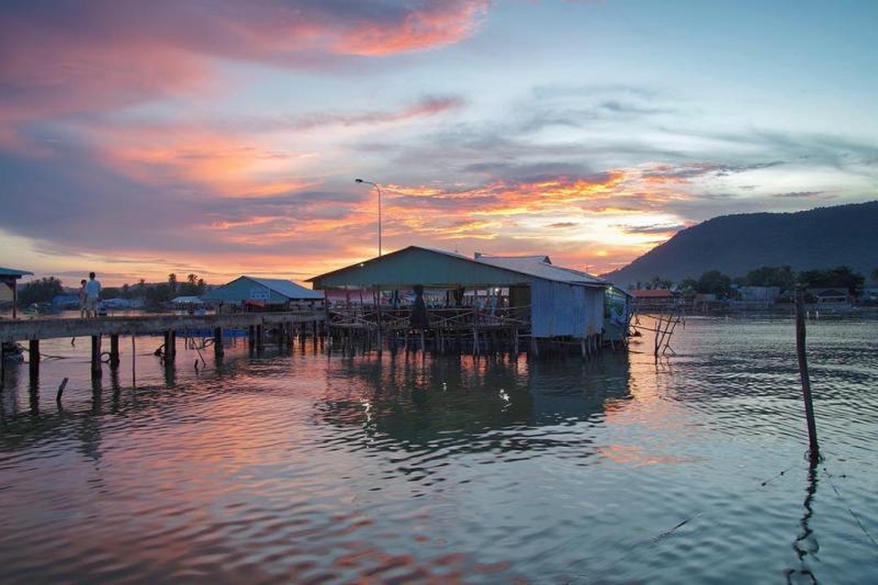 “Mục sở thị” những làng chài thơ mộng nhất Việt Nam - 7 Chiều buông trên làng chài Hàm Ninh. (Ảnh: hungvu_21)