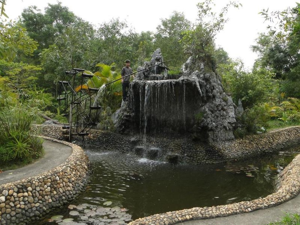 Thư giãn tại 10 suối nước nóng nổi tiếng nhất Việt Nam - 1 Suối nước nóng Tiên Lãng thuộc địa phận thôn Phác Xuyên, xã Bạch Đằng, huyện Tiên Lãng.