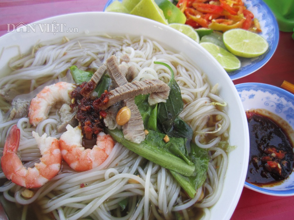 6 đặc sản lừng danh vùng sông nước Hậu Giang - 3 Bún gỏi già có cái tên khá đặc biệt. (Ảnh: danviet)