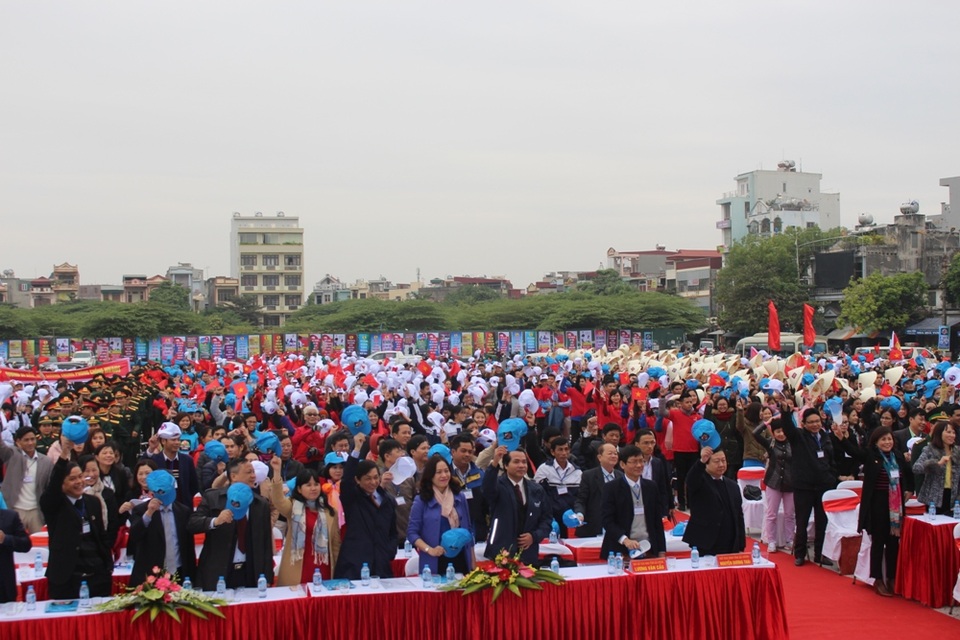 Đẩy lùi đại dịch HIV/AIDS vào năm 2030 - 2 Toàn dân cam kết chung tay đẩy lùi đại dịch HIV/AIDS.