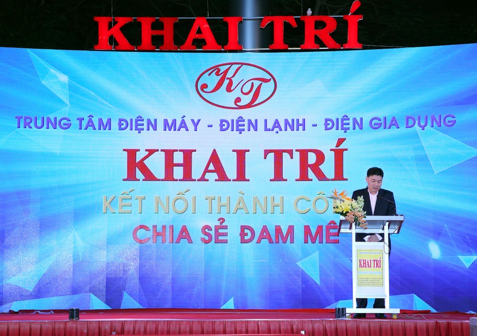 Ra mắt trung tâm điện máy hơn 6000m2 tại Vĩnh Long - 3 Ông Văn Cấp Trí - GĐ TTTM Khai Trí phát biểu tri ân đối tác khách hàng tại sự kiện