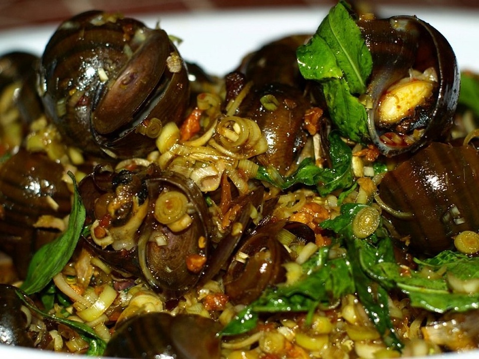 Mới, lạ đặc sản ốc núi ở Ninh Bình - 2 Thịt ốc núi dai, giòn, ngọt.