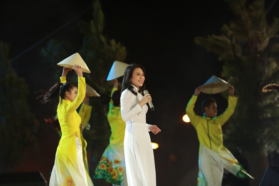 Ca sĩ Dương Quốc Hưng “kể” về mối duyên với Đà Lạt trên sân khấu - 7 Ca sĩ Dương Quốc Hưng “kể” về mối duyên với Đà Lạt trên sân khấu - 7