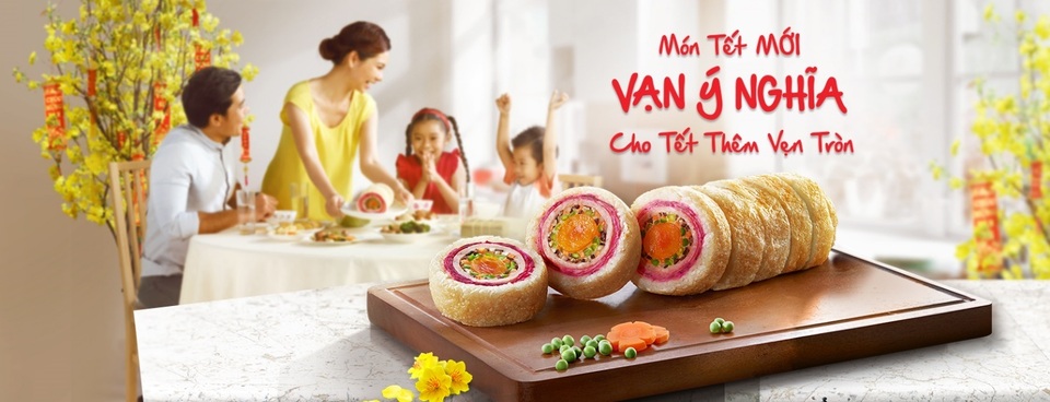 Độc đáo món Tết “Vạn Ý Nghĩa” từ Quán quân Vua đầu bếp - 7 Mỗi lớp bánh mang màu sắc khác nhau tượng trưng cho từng tầng ý nghĩa, mong ước tốt đẹp gửi gắm trong năm mới.