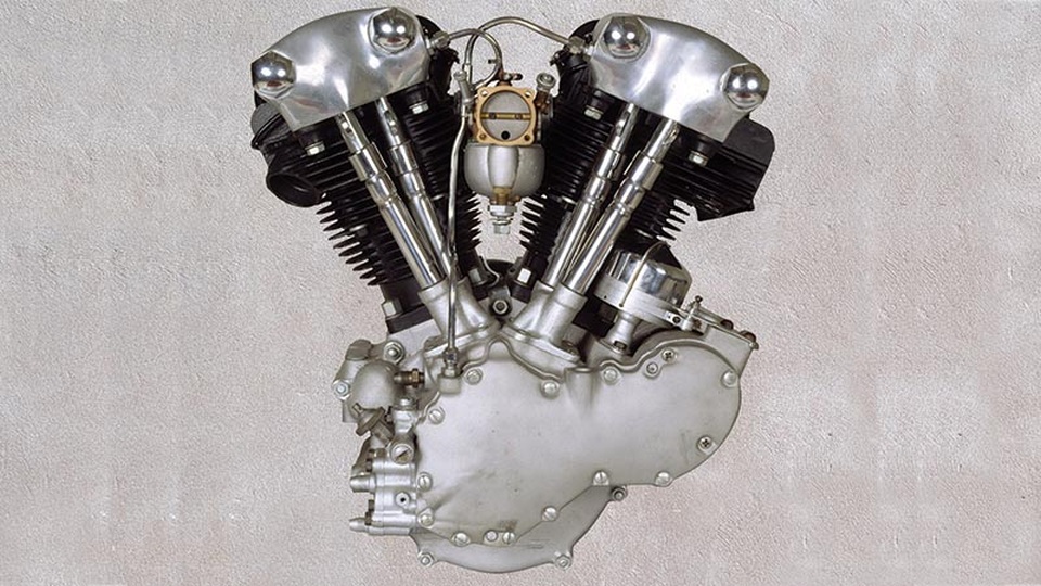 
Năm 1936, Harley-Davidson giới thiệu động cơ với cụm van nằm trên đỉnh xy-lanh (overhead valve) cùng dung tích 1.000cc.
