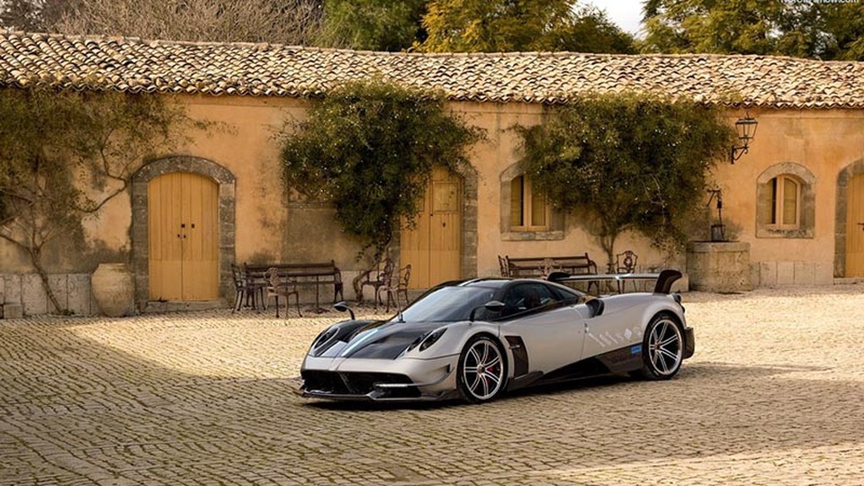 “Thần gió” Pagani Huayra bị triệu hồi - 3 “Thần gió” Pagani Huayra bị triệu hồi - 3