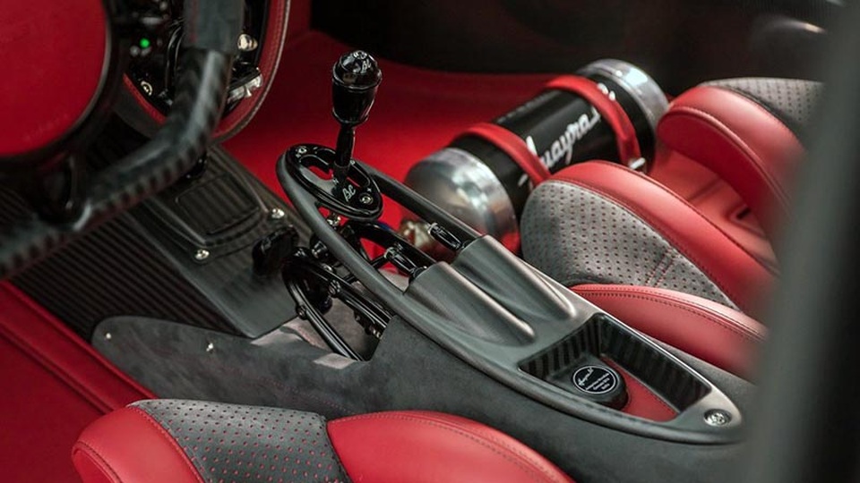 “Thần gió” Pagani Huayra bị triệu hồi - 10 “Thần gió” Pagani Huayra bị triệu hồi - 10