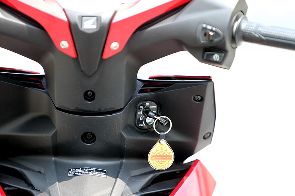 Honda Winner phá bỏ sự nhàm chán ở phân khúc 150cc - 13 Honda Winner phá bỏ sự nhàm chán ở phân khúc 150cc - 13