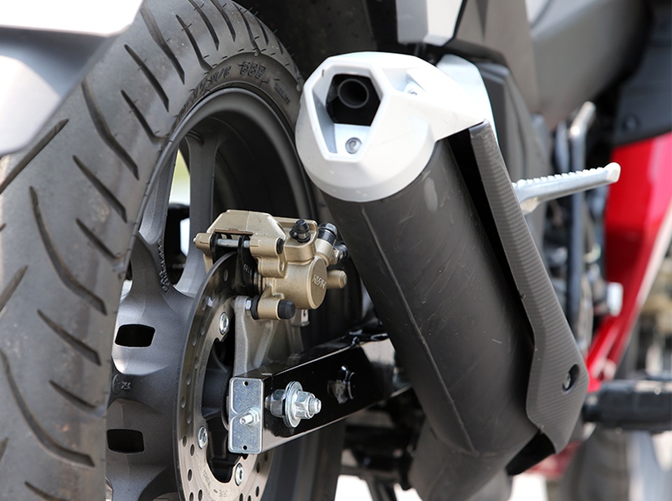 Honda Winner phá bỏ sự nhàm chán ở phân khúc 150cc - 9 Honda Winner phá bỏ sự nhàm chán ở phân khúc 150cc - 9