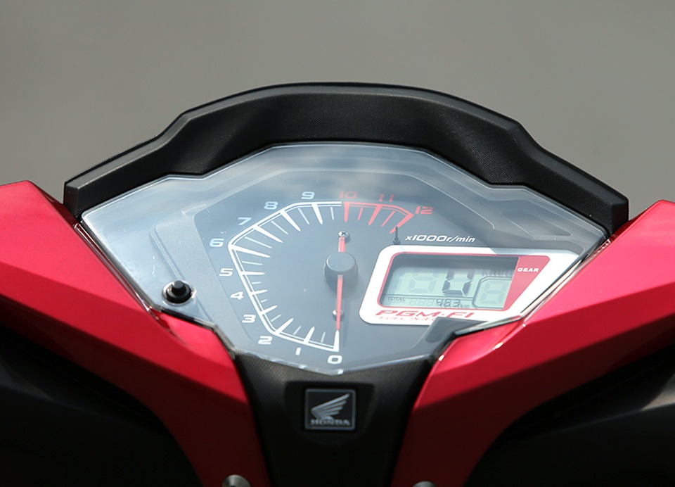 Honda Winner phá bỏ sự nhàm chán ở phân khúc 150cc - 8 Honda Winner phá bỏ sự nhàm chán ở phân khúc 150cc - 8