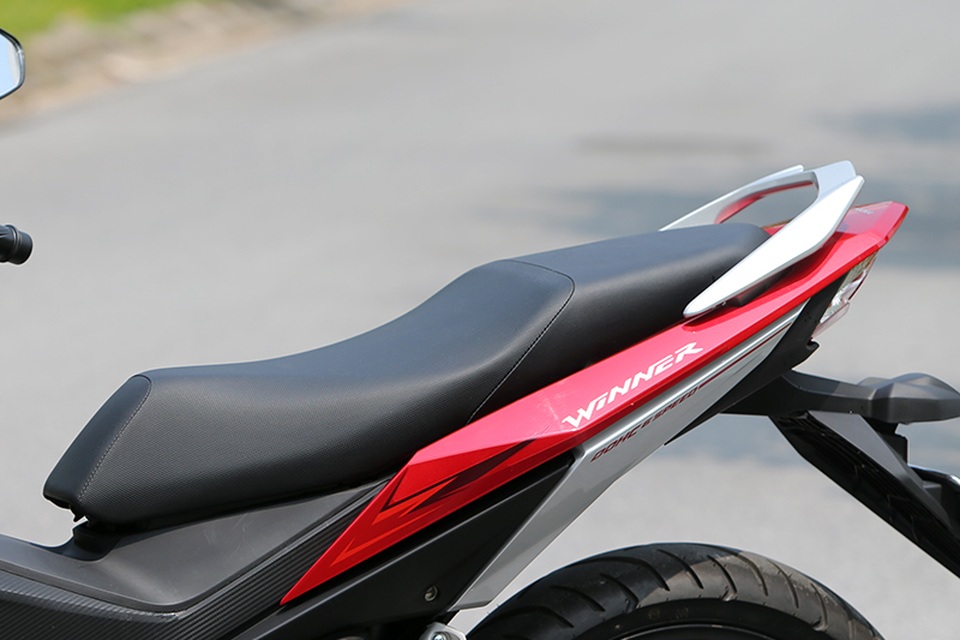 Honda Winner phá bỏ sự nhàm chán ở phân khúc 150cc - 11 Honda Winner phá bỏ sự nhàm chán ở phân khúc 150cc - 11