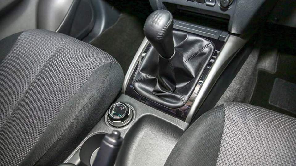 Mitsubishi Triton có phiên bản mới - 10 Mitsubishi Triton có phiên bản mới - 10