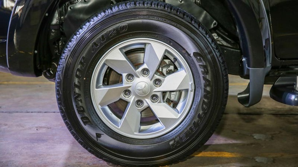 Mitsubishi Triton có phiên bản mới - 12 Mitsubishi Triton có phiên bản mới - 12
