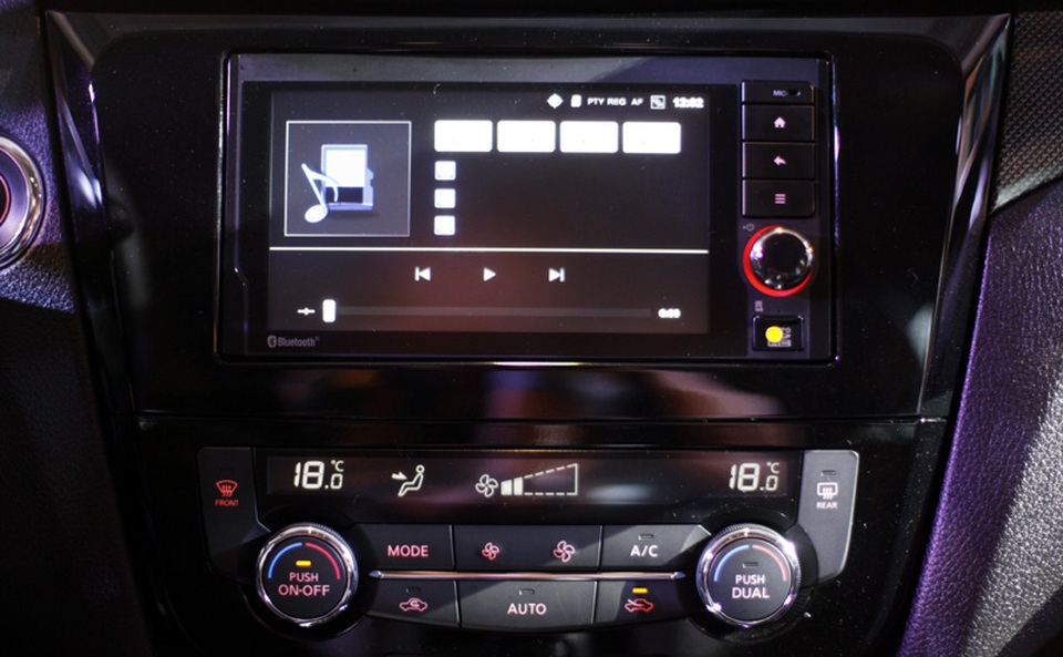 Nissan ra mắt xe X-Trail lắp ráp trong nước - 6 Nissan ra mắt xe X-Trail lắp ráp trong nước - 6