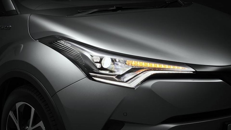 Toyota bắt đầu nhận đơn hàng cho mẫu miniSUV C-HR - 4 Toyota bắt đầu nhận đơn hàng cho mẫu miniSUV C-HR - 4