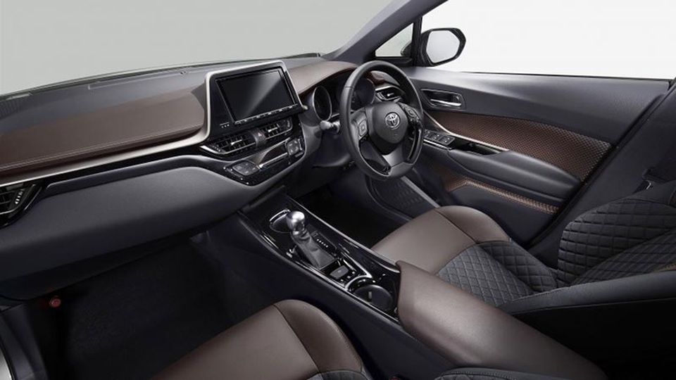 Toyota bắt đầu nhận đơn hàng cho mẫu miniSUV C-HR - 5 Toyota bắt đầu nhận đơn hàng cho mẫu miniSUV C-HR - 5