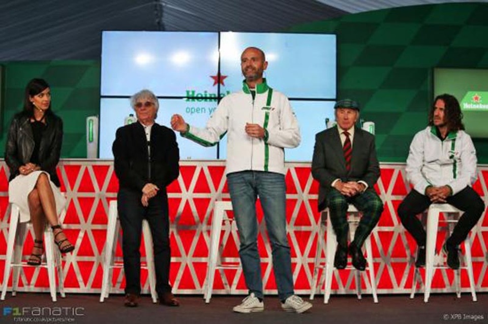 
Ông trùm F1 Bernie Ecclestone trong buổi gặp mặt đối tác cho giai đoạn tới đây cho giải đua Formula1
