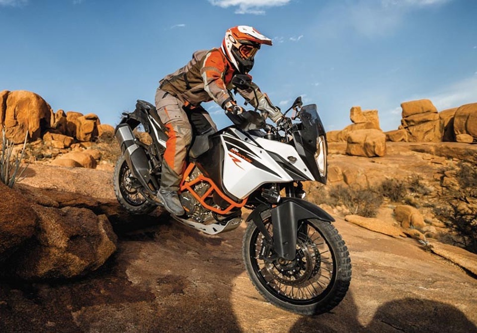 KTM nâng cấp toàn bộ các mẫu Adventure cho năm 2017 - 2 KTM 1090 Adventure R 2017
