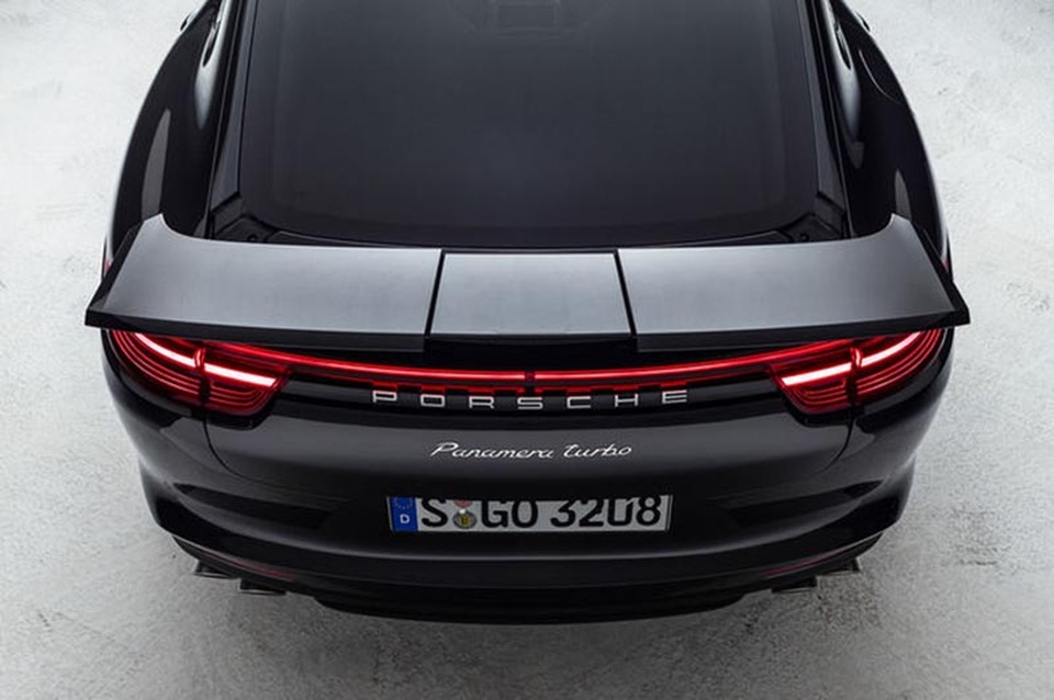 Chưa ra mắt, Porsche Panamera Turbo thế hệ thứ hai đã có mặt tại Việt Nam - 1 Chưa ra mắt, Porsche Panamera Turbo thế hệ thứ hai đã có mặt tại Việt Nam - 1