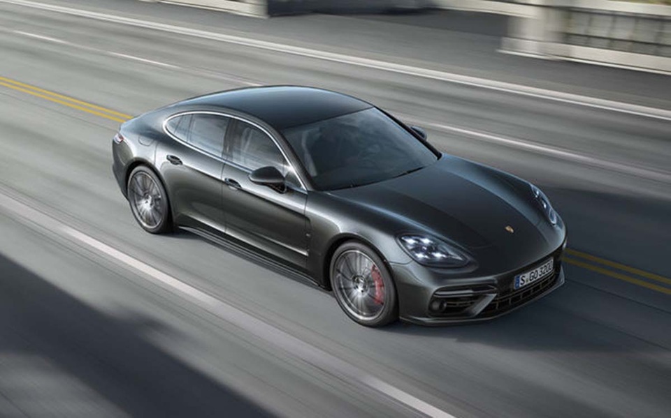 Chưa ra mắt, Porsche Panamera Turbo thế hệ thứ hai đã có mặt tại Việt Nam - 2 Chưa ra mắt, Porsche Panamera Turbo thế hệ thứ hai đã có mặt tại Việt Nam - 2