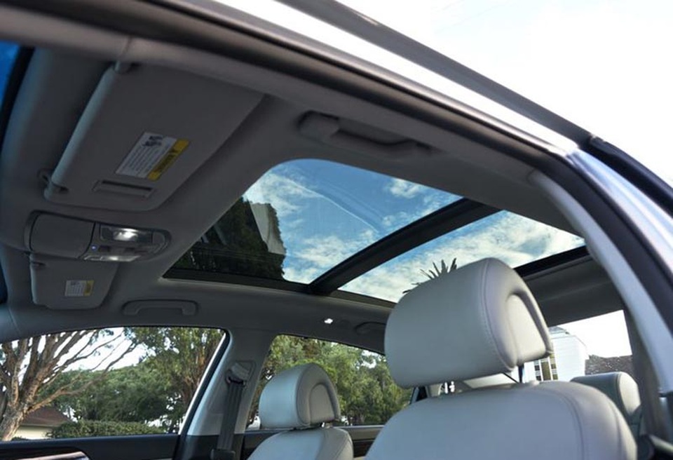 Hyundai triệu hồi Sonata vì lỗi cửa nóc - 2 Hệ thống cửa sổ trời trên Hyundai Sonata