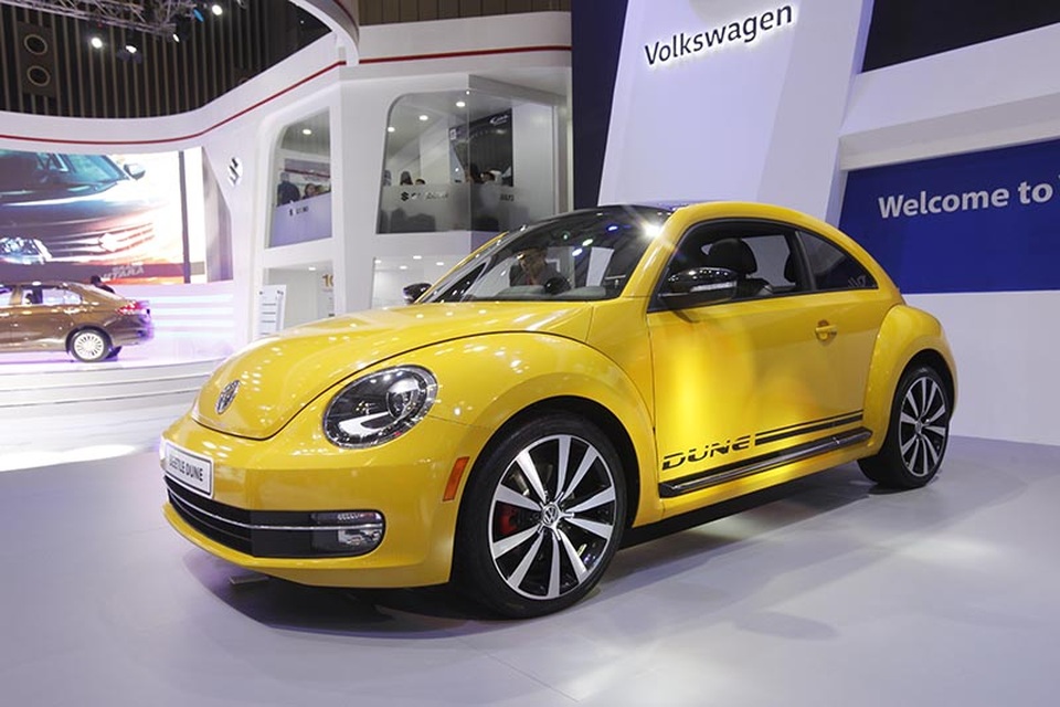 Cuộc trình diễn của những mẫu xe tiền tỉ (P.2) - 24 Mẫu Volkswagen Beetle 2016 được mang màu sắc tương tự phiên bản Beetle Dune
