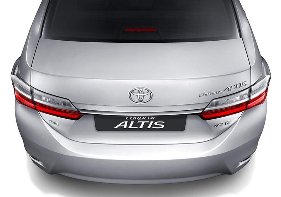 Toyota ra mắt phiên bản nâng cấp mới cho Altis - 3 Toyota ra mắt phiên bản nâng cấp mới cho Altis - 3