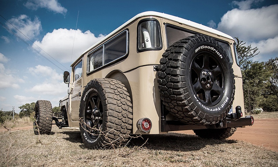 “Quái thú” 1976 Land Cruiser FJ 40 - 6