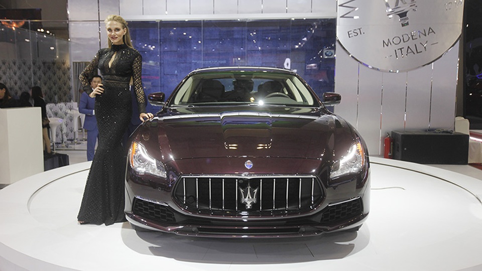 Pirelli “làm khổ” Maserati - 2
Mẫu Maserati Quattroporte 2017 xuất hiện tại triển lãm Vietnam International Motor Show 2016 cũng sử dụng lốp Piralli P Zero