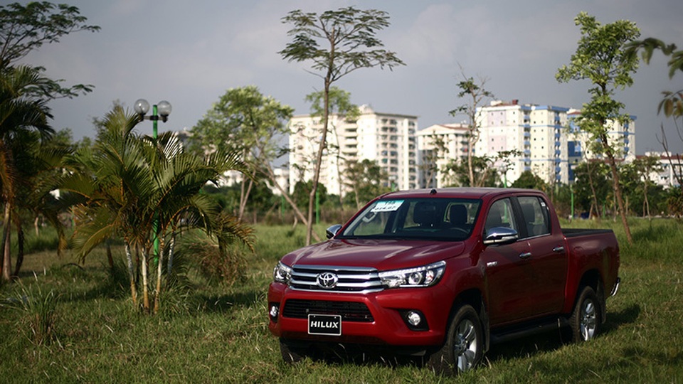 Toyota Hilux - Hoàn thiện hơn với động cơ mới - 2 Toyota Hilux - Hoàn thiện hơn với động cơ mới - 2