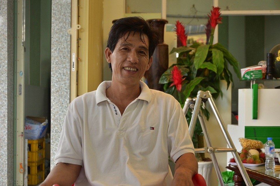 Chủ xe khách mất phanh trên đèo không trực tiếp làm việc với công an - 1
Vì đau chân nên ông Phong ủy quyền cho vợ lên làm việc với Công an huyện Đạ Huoai để làm rõ nguyên nhân tai nạn và nguồn gốc chiếc xe