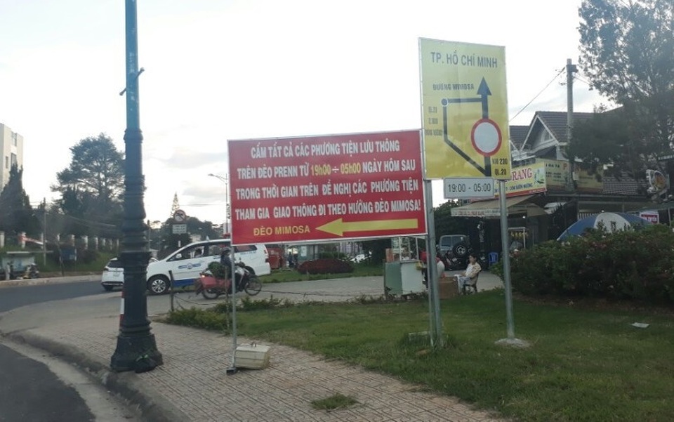 Thời gian cấn đèo từ 19h đêm hôm trước cho đến 5h sáng ngày hôm sau, thay vào đó các phương tiện sẽ chuyển hướng lưu thông qua đèo Mimosa