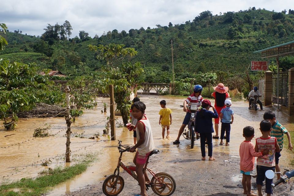 Đập Kala xả lũ nhấn chìm nhiều tài sản của dân - 7 Đập Kala xả lũ nhấn chìm nhiều tài sản của dân - 7