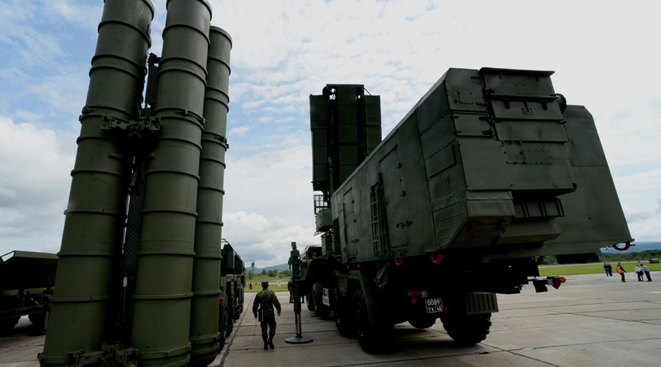 
Hệ thống phòng thủ tên lửa S-400 (Ảnh: Sputnik)
