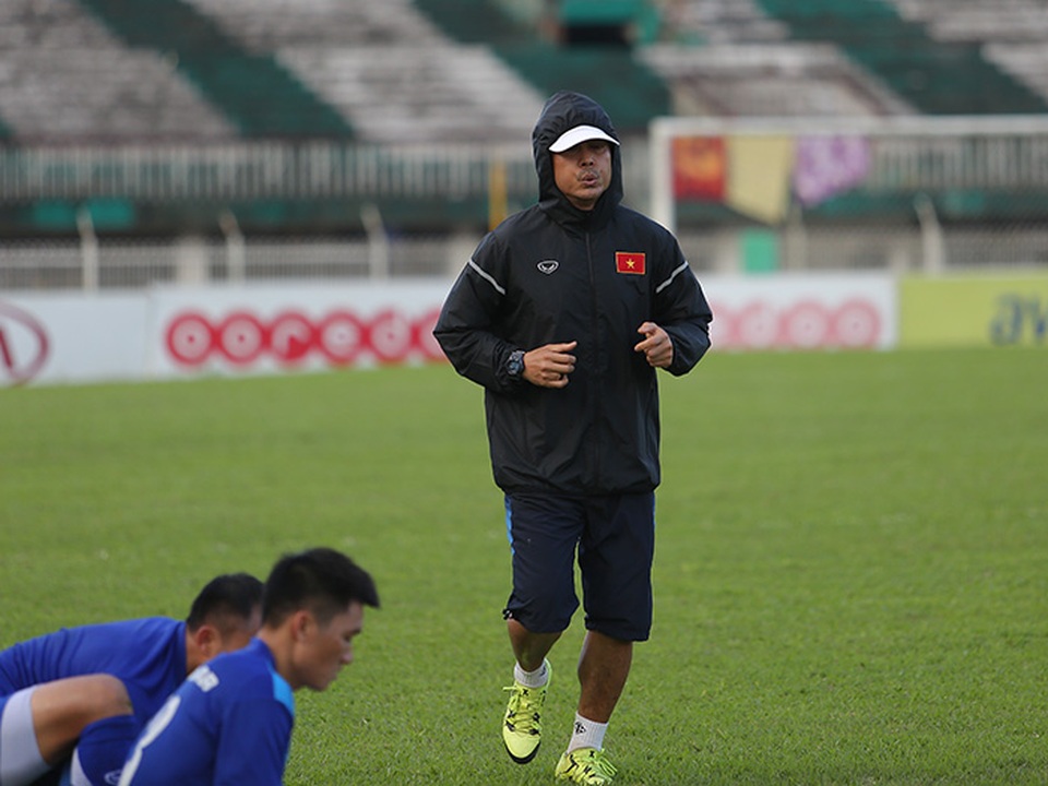 HLV Hữu Thắng tích cực ép cân vì sợ béo - 4