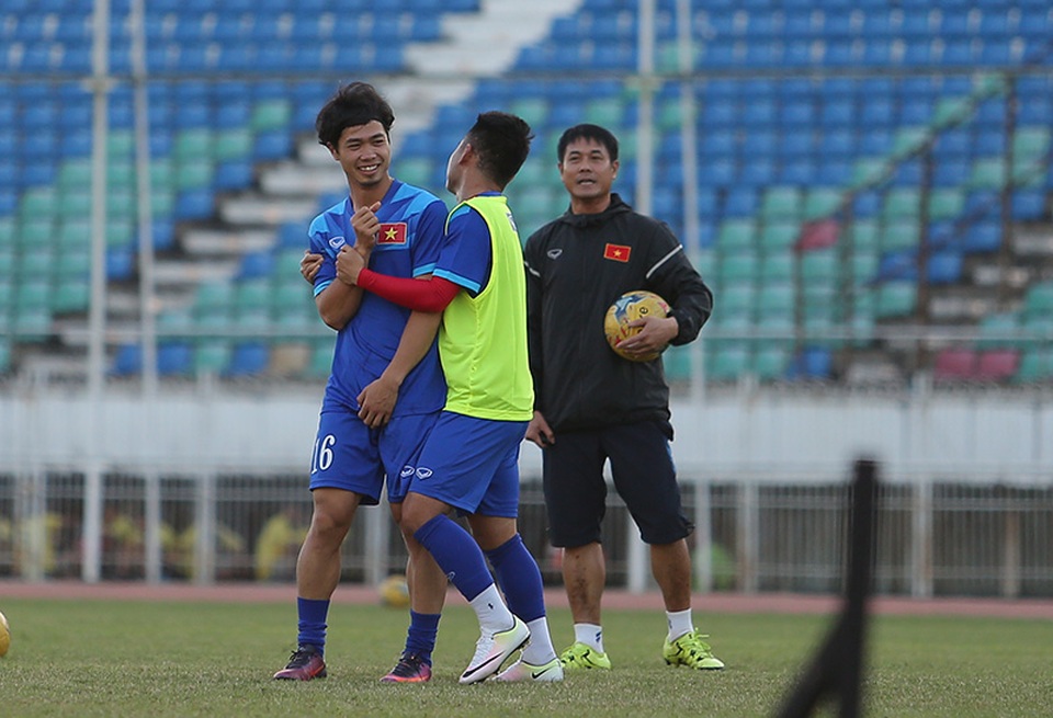 Tuyển thủ Việt Nam rộn tiếng cười trước giờ chốt danh sách - 4
Nụ cười của Công Phượng