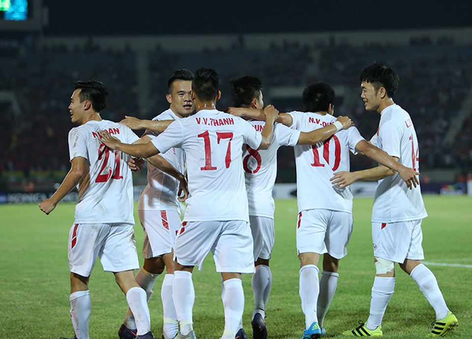 Việt Nam 1-0 Malaysia: Trọng Hoàng tỏa sáng - 16
Đội tuyển Việt Nam khởi đầu AFF Cup thuận lợi khi đánh bại Myanmar 2-1