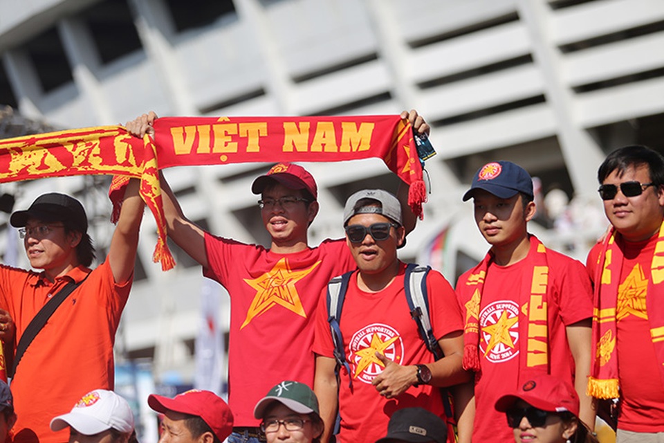 Việt Nam 1-0 Malaysia: Trọng Hoàng tỏa sáng - 10 Việt Nam 1-0 Malaysia: Trọng Hoàng tỏa sáng - 10