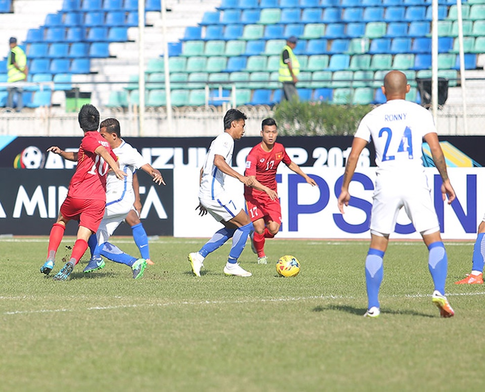 Việt Nam 1-0 Malaysia: Trọng Hoàng tỏa sáng - 6
Đội tuyển Việt Nam đang nỗ lực kiểm soát thế trận