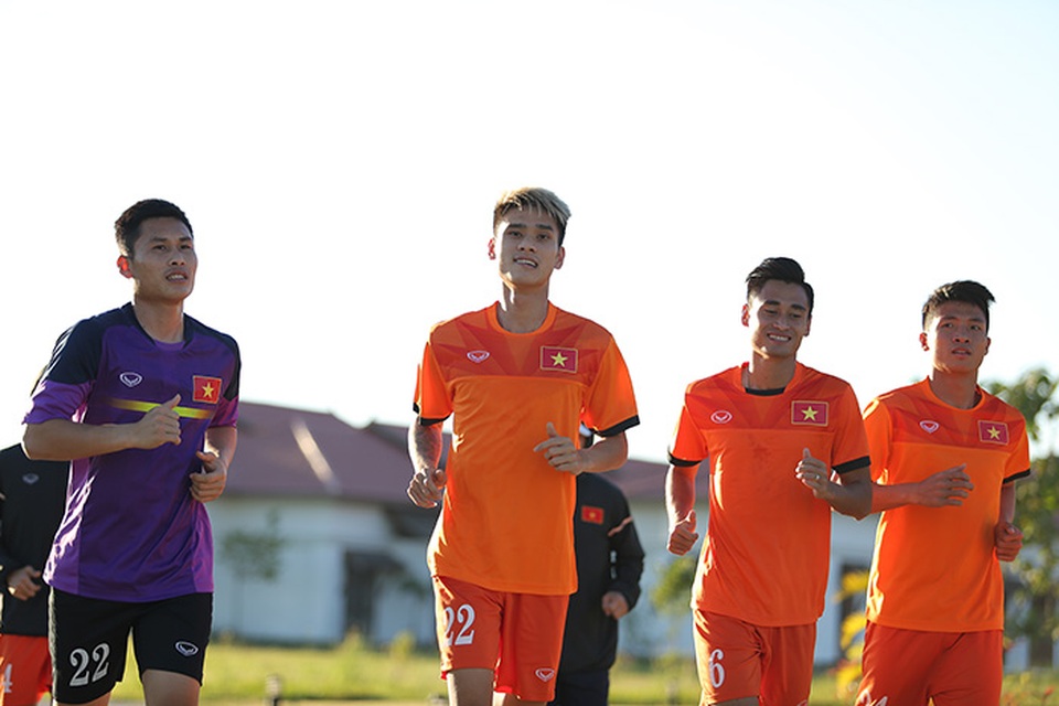 Tuyển thủ Việt Nam chạy bộ thư giãn ở khách sạn 5 sao - 3