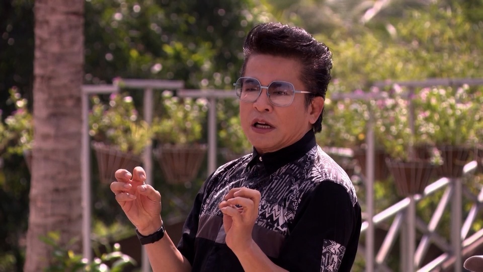 MC Thanh Bạch "quẩy hết mình" với các cầu thủ nhí - 3 MC Thanh Bạch "quẩy hết mình" với các cầu thủ nhí - 3