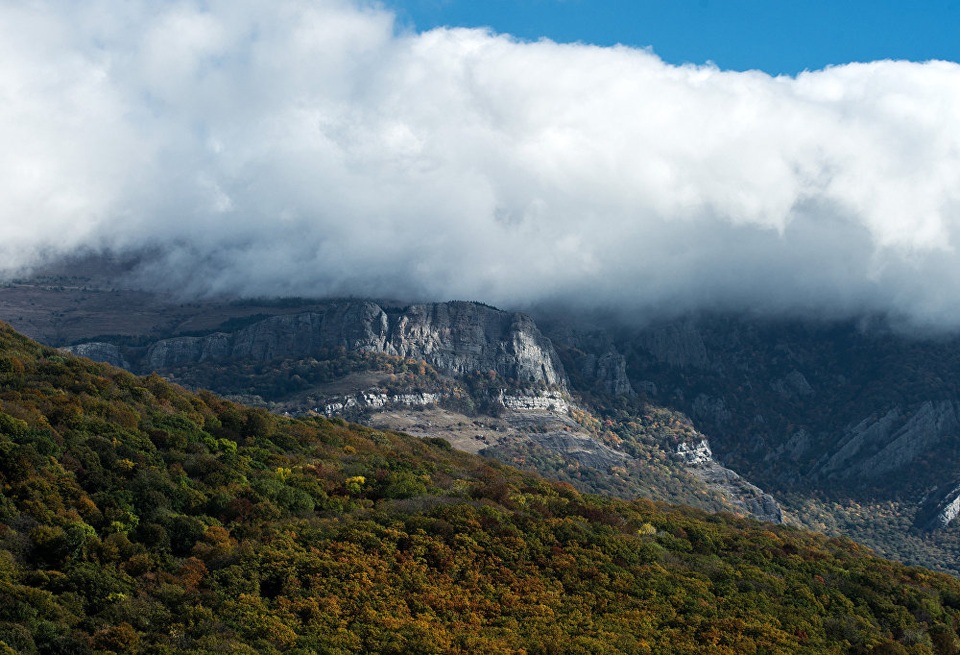 Mùa thu đẹp như tranh trên bán đảo Crimea - 1
Phong cảnh thiên nhiên hùng vĩ gần ngôi làng Nizhnyaya Kutuzovka trên bán đảo Crimea.