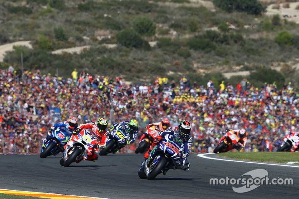 Jorge Lorenzo chiến thắng trong ngày chia tay Yamaha - 12 Jorge Lorenzo chiến thắng trong ngày chia tay Yamaha - 12