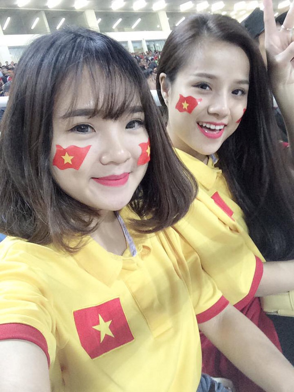4 fan nữ "xinh như mộng" khiến dân mạng lùng sục năm 2016 - 1 4 fan nữ "xinh như mộng" khiến dân mạng lùng sục năm 2016 - 1