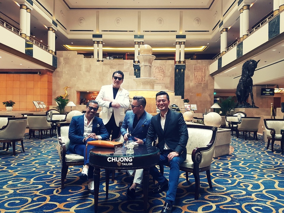 Chương Tailor: Trang phục cá tính, sang trọng giúp quý ông tỏa sáng - 1 Chương Tailor: Trang phục cá tính, sang trọng giúp quý ông tỏa sáng - 1