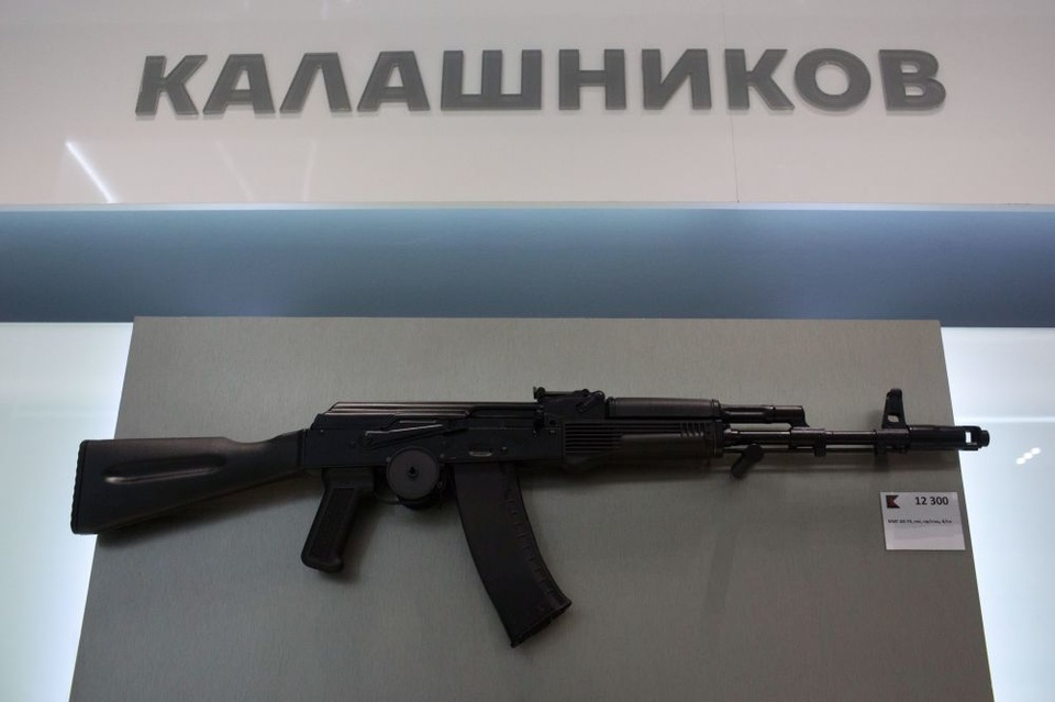 Những vũ khí uy lực nhất của quân đội Nga - 10
Súng trường AK-47 do Liên Xô chế tạo được sử dụng rộng rãi khắp thế giới.