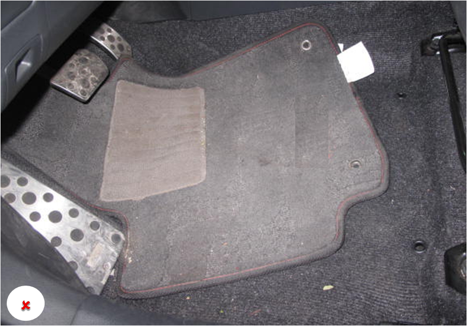 
Thảm trải sàn không chính hiệu bị biến dạng qua quá trình sử dụng
