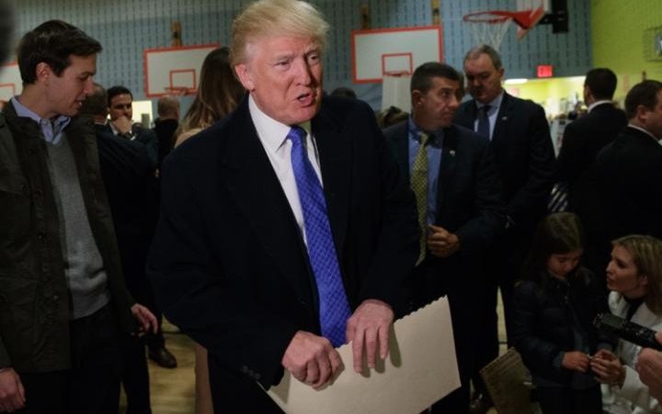 Vì sao các cuộc thăm dò đi ngược với kết quả bầu cử tổng thống Mỹ? - 1
Ông Donald Trump tại điểm bỏ phiếu ngày 8/11. (Ảnh: Telegraph)